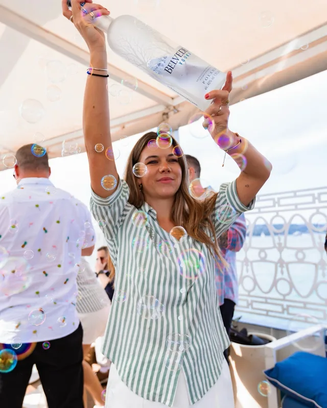 Looking for the ultimate SEADECK experience? Upgrade to our VIP Bottle Service. With a selection of premium spirits and champagne, enjoy the harbour views from your own VIP table with a dedicated waitress 🥂🚢🍾💃🏼

📧 bookings@seadeck.com.au 
📞 (02) 8203 7700 
📩 Enquire via DM